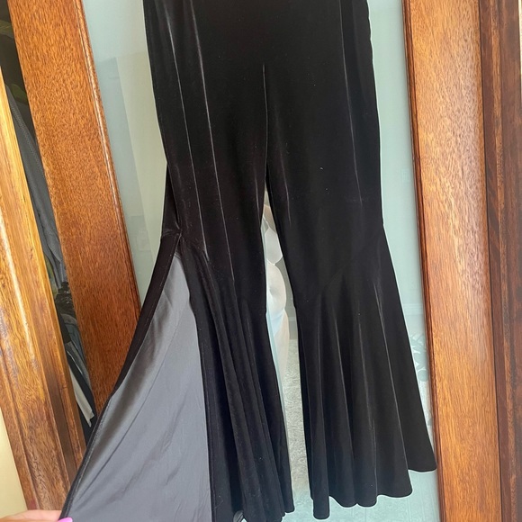 Unique,bellbottom pants - Picture 4 of 4